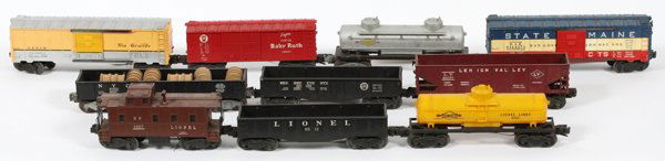 LIONEL O27 GAUGE POST-WAR FREIGHT CARS C1955 (1 of 2)