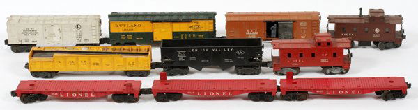 LIONEL O27 GAUGE POST-WAR FREIGHT CARS C1955 (1 of 2)