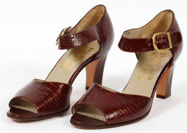 SALVATORE FERRAGAMO RED ALLIGATOR PUMPS (1 of 2)