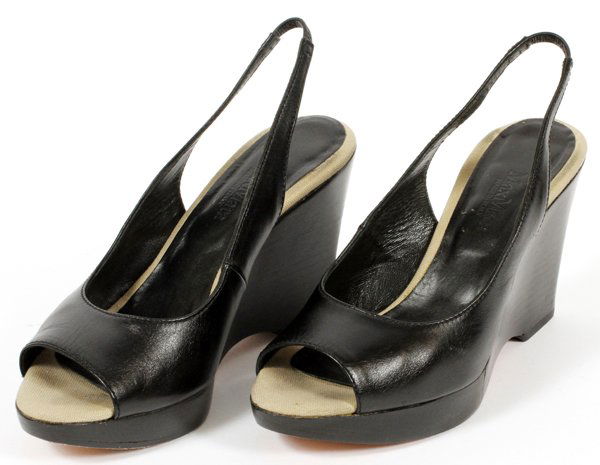 MAX MARA BLACK LEATHER PLATFORM HEELS: MAX MARA BLACK LEATHER PLATFORM HEELS, SIZE 38:A pair of black leather sling-back pumps. Size 38, with box.