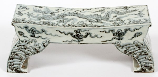 CHINESE PORCELAIN DRAGON PILLOW: CHINESE PORCELAIN DRAGON PILLOW H 5" W 4" L 15":cloud hand painted Good condition jw