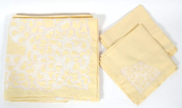PASTEL YELLOW LINEN NAPKINS & TABLECLOTH 13 (1 of 2)
