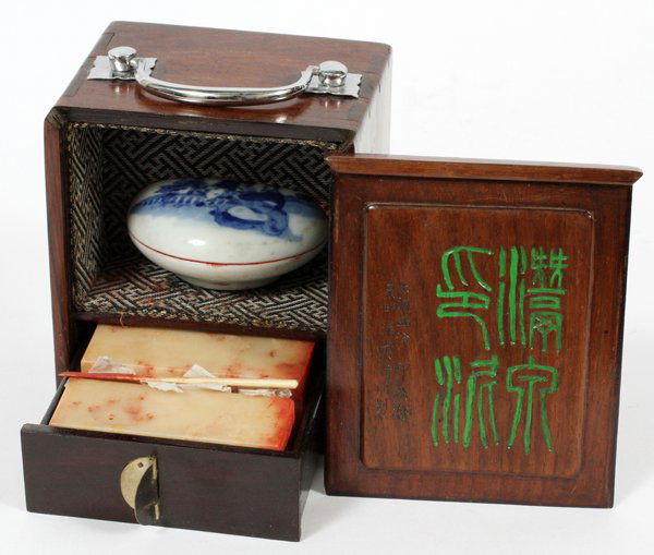 ORIENTAL CONTAINER SIGNED PORCELAIN COVERED JAR (1 of 1)