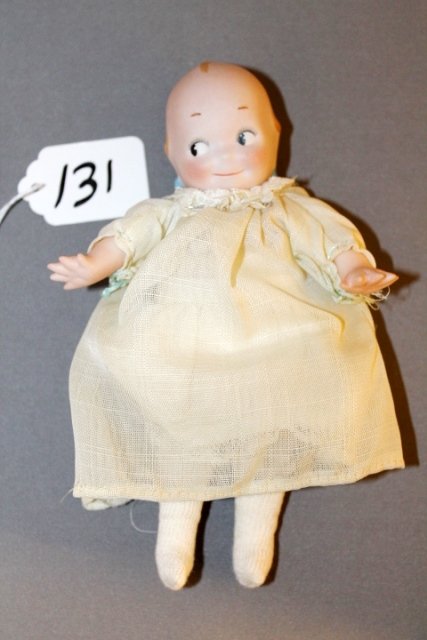 6 1/2" KEWPIE - GERMAN BISQUE HEAD AND HAND CLOTH BODY.: 6 1/2" KEWPIE - GERMAN BISQUE HEAD AND HAND CLOTH BODY. SIGNED GERMANY 1387 4/0. VERY GOOD CONDITION.