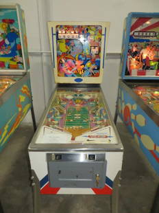 GOTTLIEB PRO-FOOTBALL PINBALL: Used item: Powers up unless otherwise noted: