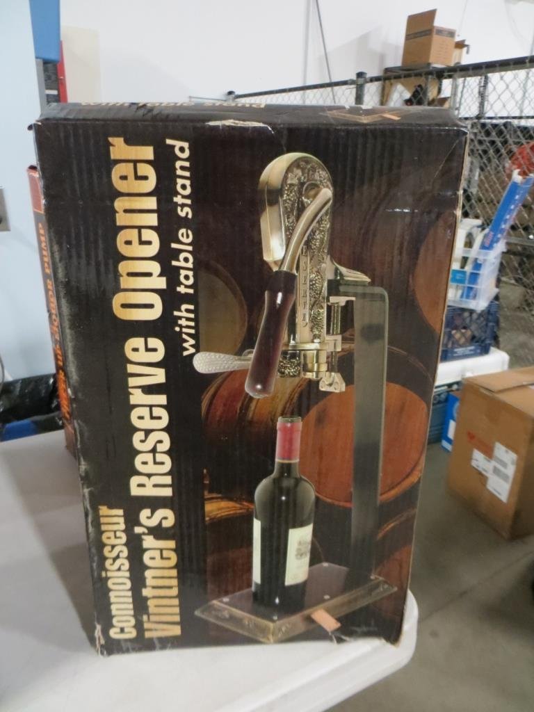 CONNOISSEUR VINTNER'S RESERVE OPENER W/ STAND: NEW IN BOX. Wine bottle opener