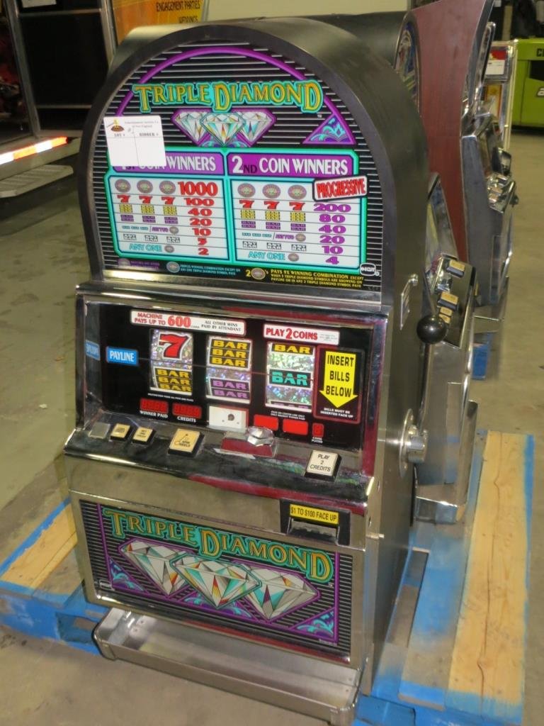 IGT TRIPLE DIAMOND SLOT MACHINE: Used item. Powers up unless otherwise noted: UNTESTED