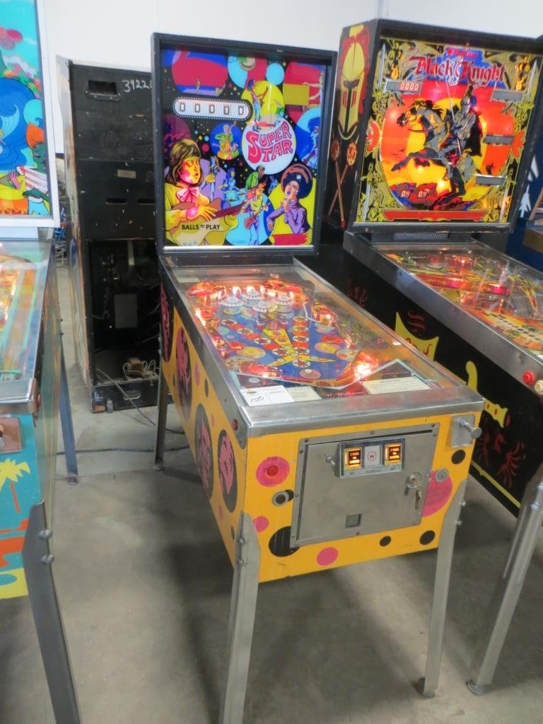 WILLIAMS SUPERSTAR PINBALL MACHINE (1972)