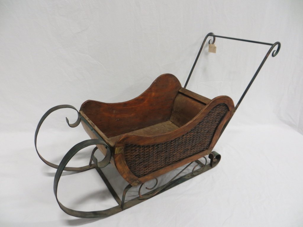 VINTAGE CHILD'S PUSH SLEIGH (1 of 6)