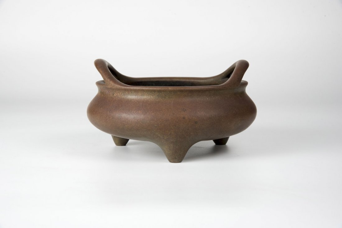 Ming, Bronze Censor with Loop Handle (Xuande Mark) (1 of 5)
