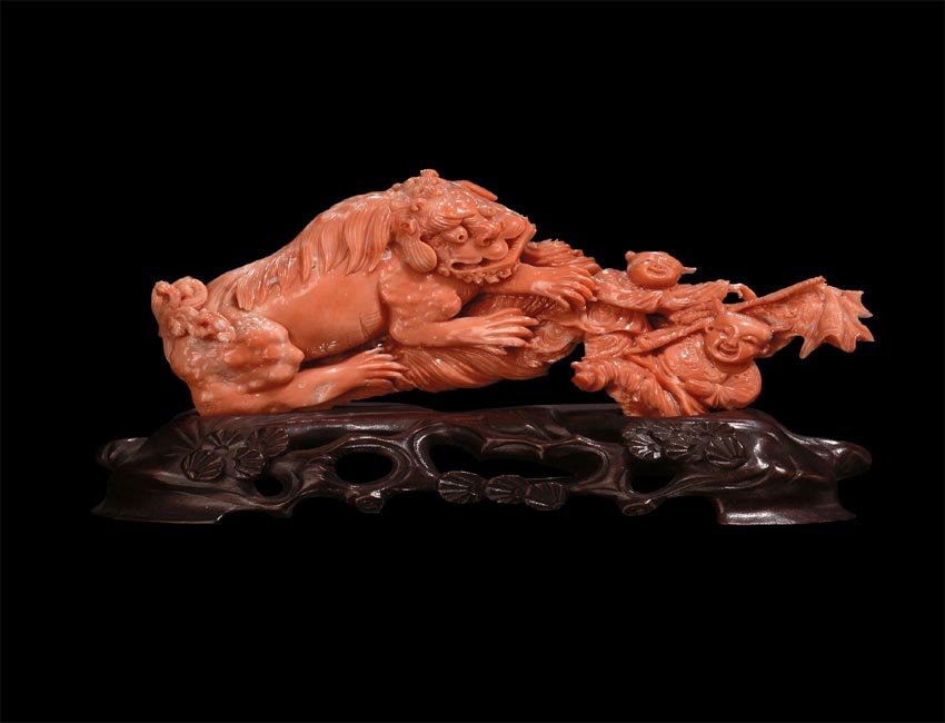 A Coral â€œBuddhist Lion and Boysâ€ Group China, Late: 珊瑚雕瑞狮婴戏摆件A Coral “Buddhist Lion and Boys” GroupChina, Late 19th Century 重：270 g高：7.5cm