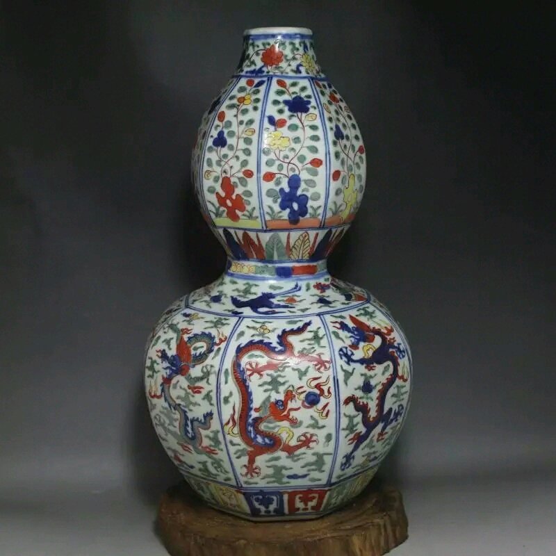 Ming dynasty style multicolor porcelain plate: Ming dynasty style multicolor porcelain plate H(12) inches