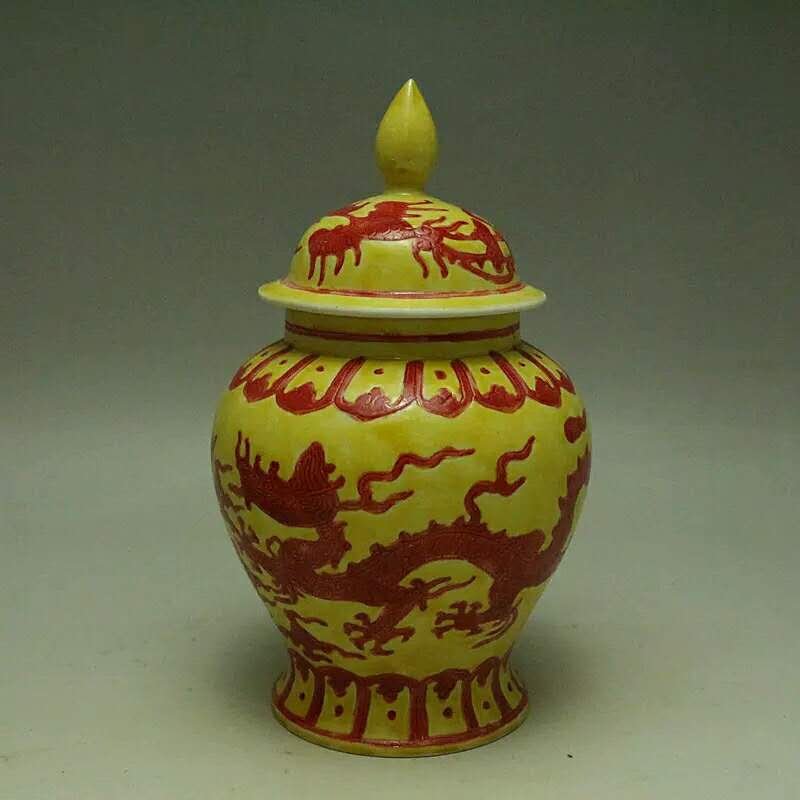 Ming dynasty style porcelain jar: Very fine dragon porcelain jar