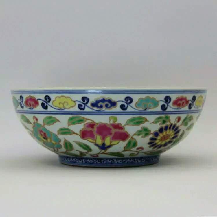 Ming dynasty style porcelain bowl: Chinese famille rose porcelain bowl W(8) inches