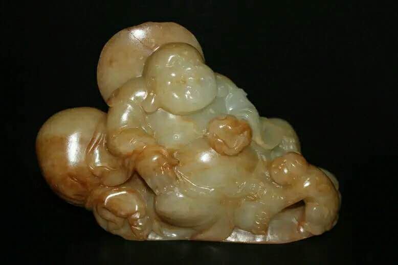 Chinese buddhist jadeite: Fine Chinese Buddhist jadeite H(3)inches W (4) inches