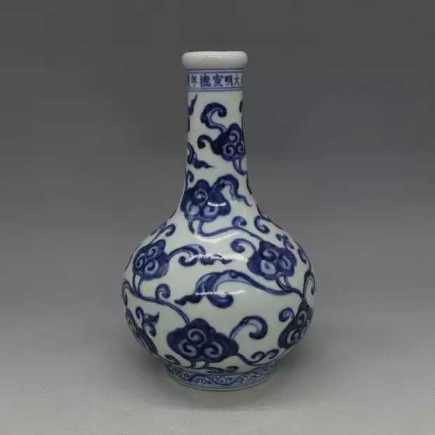 Ming dynasty style porcelain vase (1 of 3)