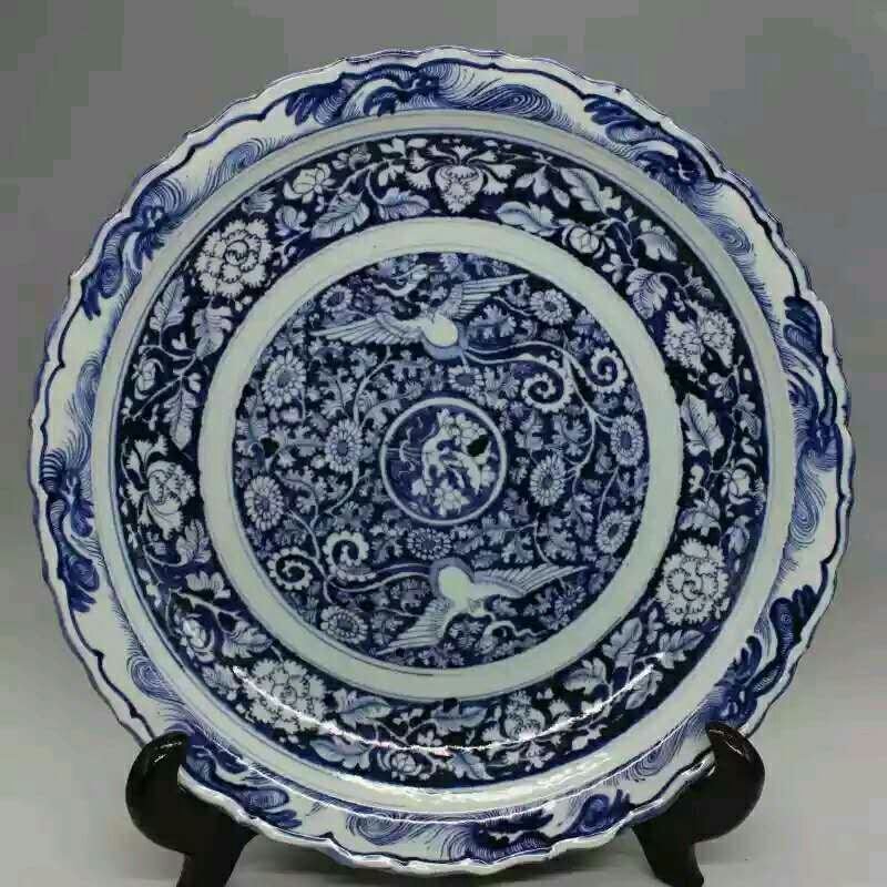 Large Chinese B/W porcelain charger (1 of 4)