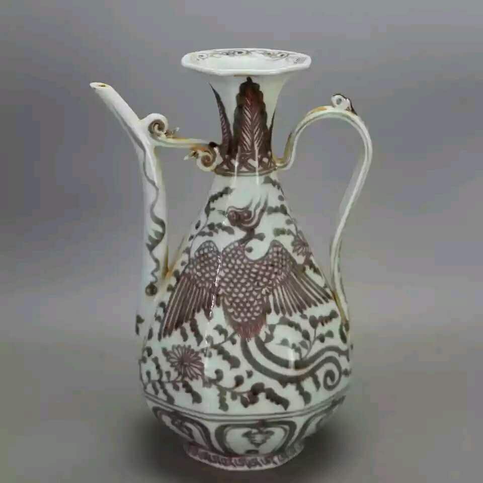 A red under glazed porcelain  pot (1 of 3)