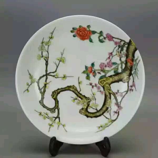 A qing dynasty style Famille rose porcelain plate (1 of 3)