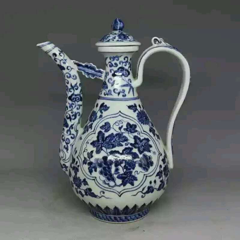 Ming dynasty style B/W  porcelain pot (1 of 4)