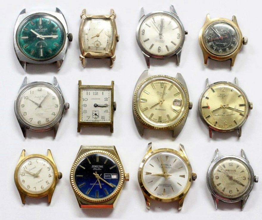 Vintage Men's Watch Lot Of 12 BULOVA PIERCE LANGENDORF: Men's Wrist Watch Lot OF 12. All Watches Are Not Running And Are Being Sold For Parts Or Repair. Various Shapes And Sizes. No Buyers Premium.