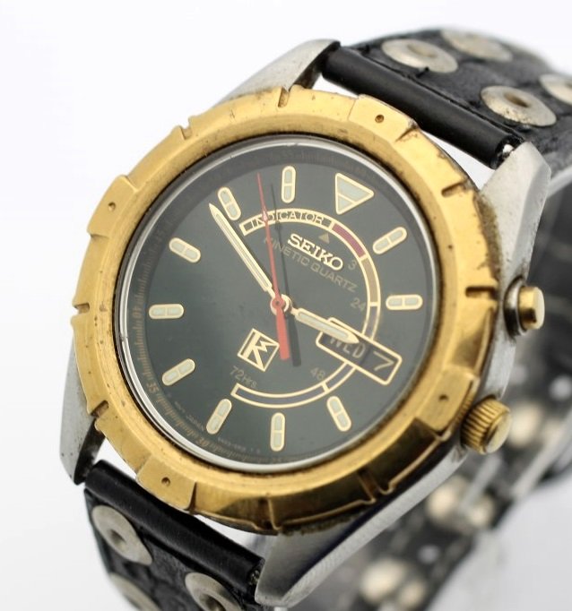 SEIKO Kinetic Quartz Day Date 72Hr Power Reserve Watch: Men's Stainless Steel 39mm SEIKO With Leather Strap. Calibre 5M23-6A89. Watch Is Currently In Working Order. No Buyers Premium.