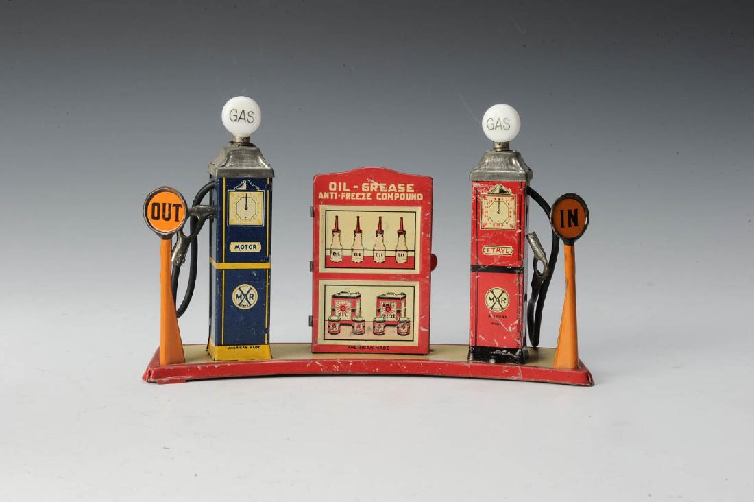 Marx Lincoln Highway Gas Pumps (1 of 2)