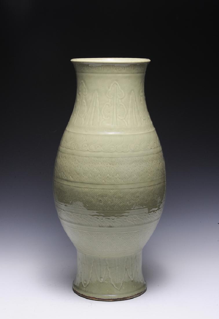 Large Chinese Celadon Vase, 18th Century (1 of 8)