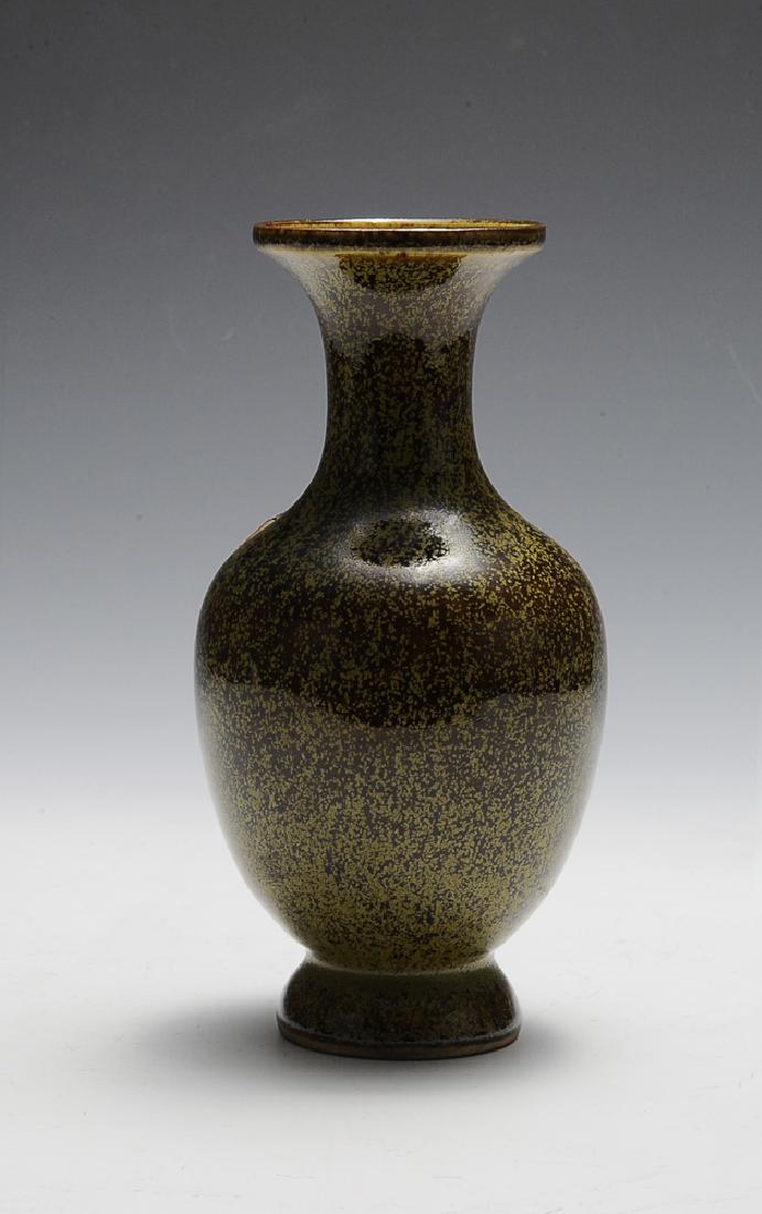 Chinese Deep Green Glaze Vase, 19th Century (1 of 6)