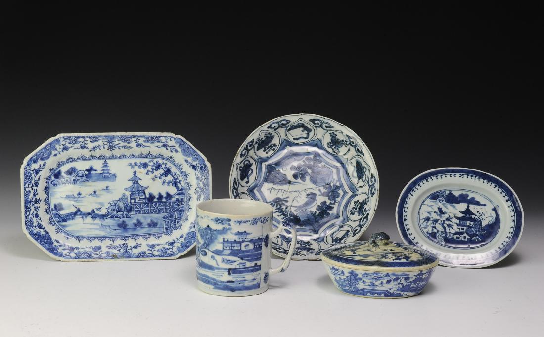 5 Assorted Chinese Blue & White Porcelain Items (1 of 8)