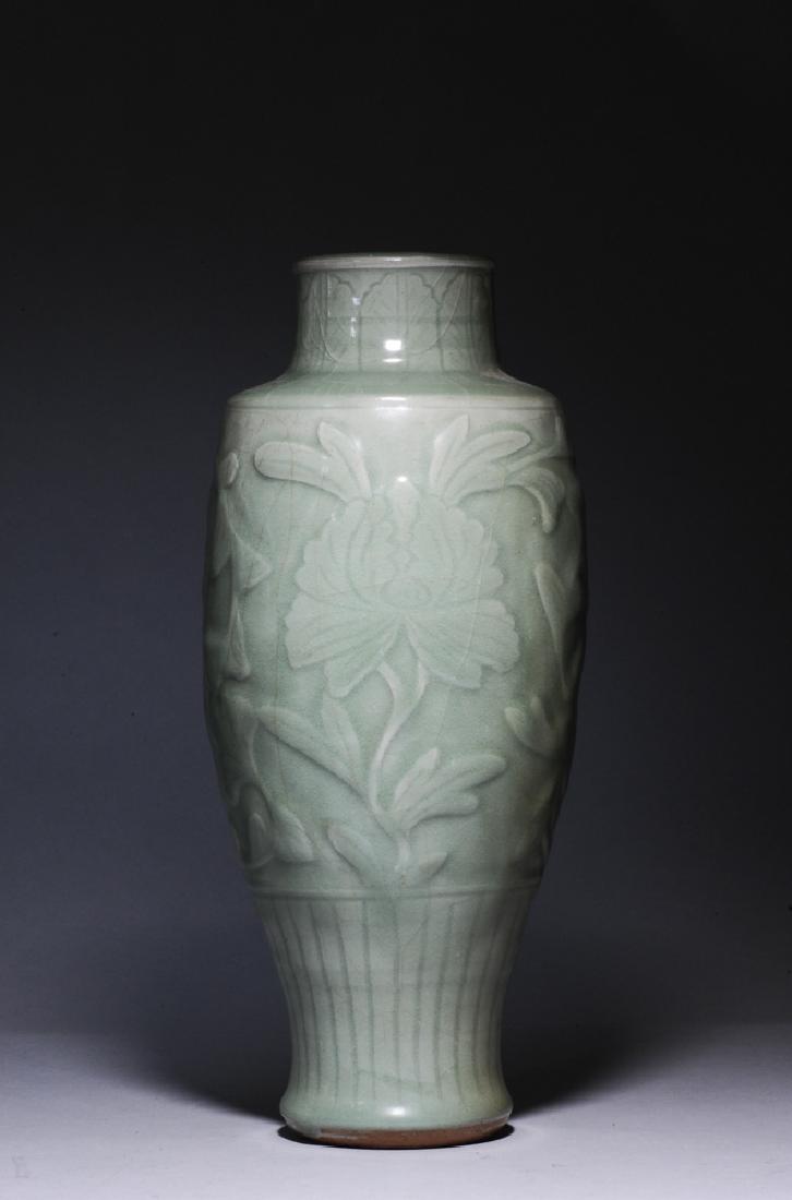 Chinese Longquan Vase, Ming Dynasty (1 of 7)