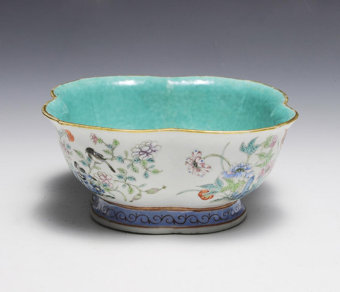 Chinese Quatrefoil Bowl, Tongzhi Mark, 19th C (1 of 6)