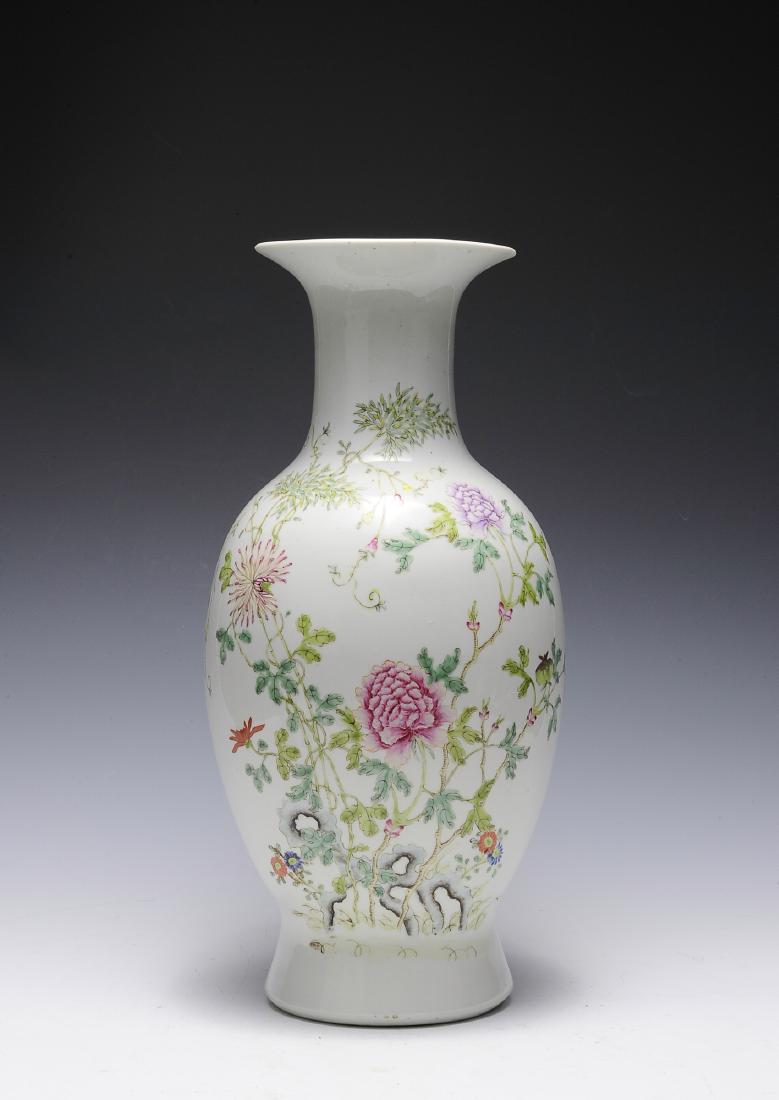 Large Chinese Famille Rose Vase, Republic (1 of 8)