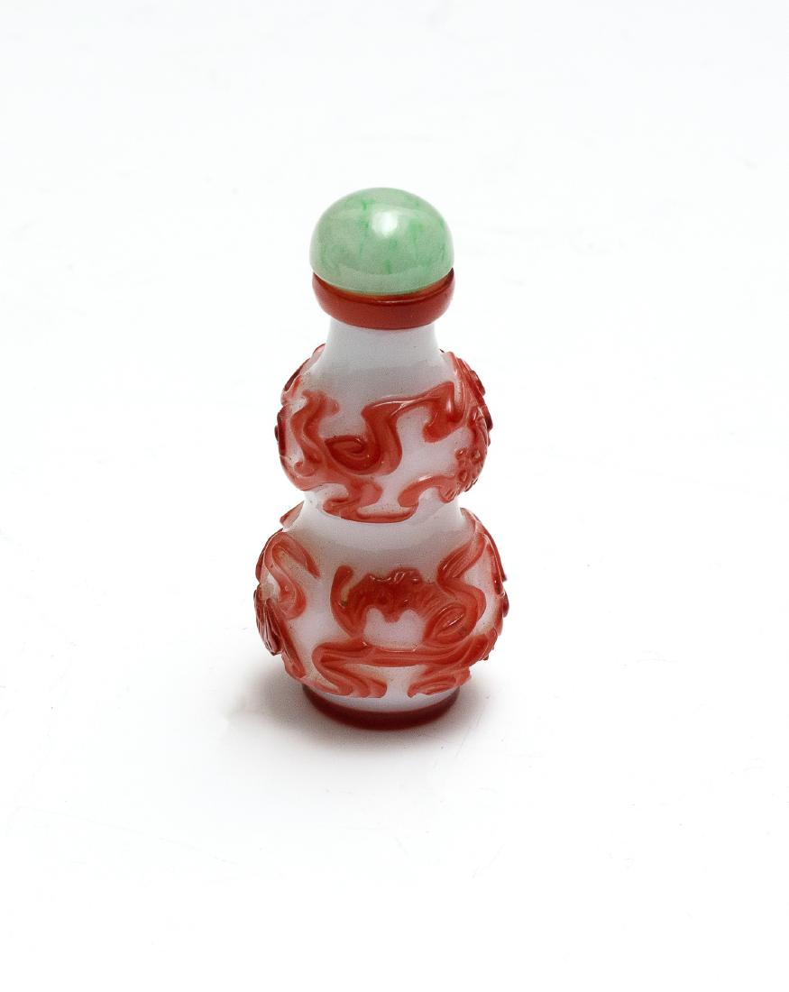 Peking Glass Hulu Shaped Snuff Bottle, 18th Century (1 of 8)