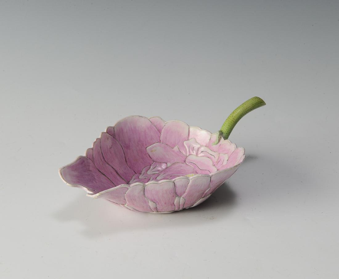 Chinese Imperial Porcelain Lotus Cup, Guangxu (1 of 7)