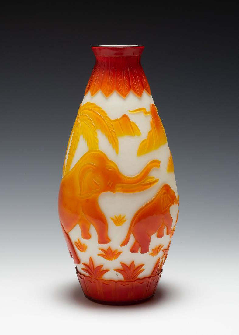 Chinese Peking Glass Vase Elephants & Pandas (1 of 7)