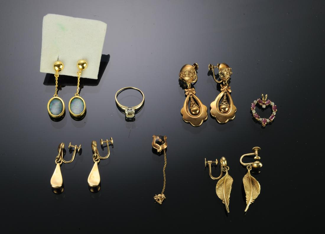 (11) 14K Gold Earrings, Diamond & Ruby Pendant: 11-piece jewelry group with gold earrings, diamond and ruby pendant: Three pairs of solid 14K gold earrings, 14K gold earrings with opal chips, 14K yellow & white gold solitaire ring (no stone), 10K g