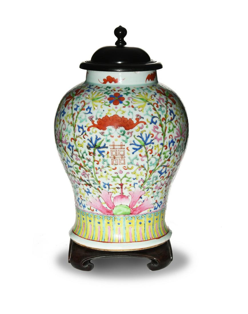 Chinese General Jar with Bats, Early 19th Century (1 of 9)