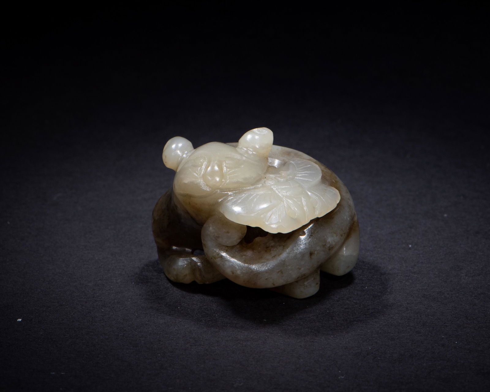 Chinese Jade Carved Cat and Butterfly, 18th Century (1 of 7)