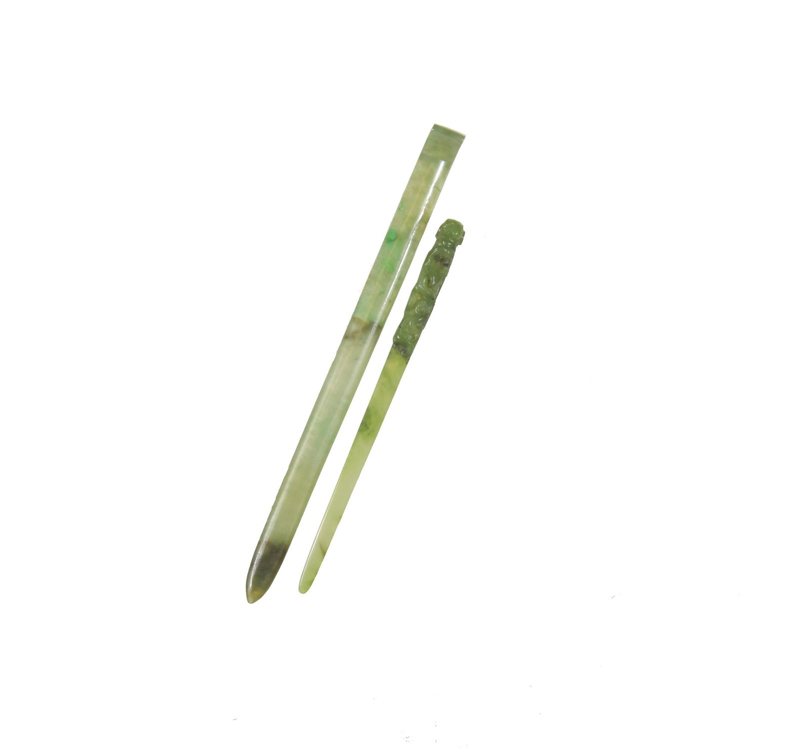 2 Chinese Jadeite Hair Pins, 18-19th Century: Two Chinese jadeite hairpins dating from the 18th to the 19th century. One hairpin is smoothly polished, the other features a pair of Chilong. Dimensions are: the plain hairpin measures 6 3/4 inches t