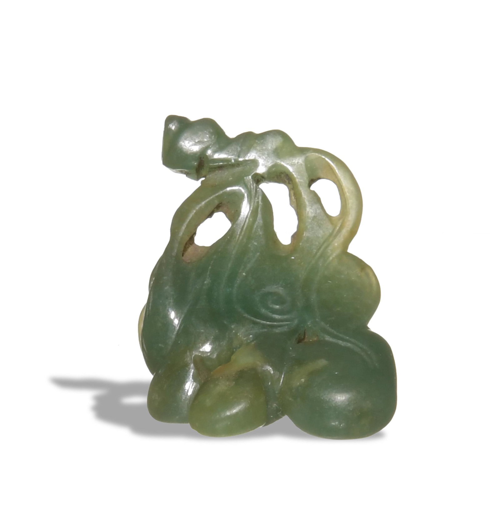 Chinese Jadeite Hulu Carving, 19th Century: A Chinese green jadeite carving of hulu gourds dating from the 19th century. Dimensions are: 2 1/4 inches tall X 1 1/4 inches wide, 5.7 cm tall X 3.2 cm wide. All measurements are approximate. Conditi