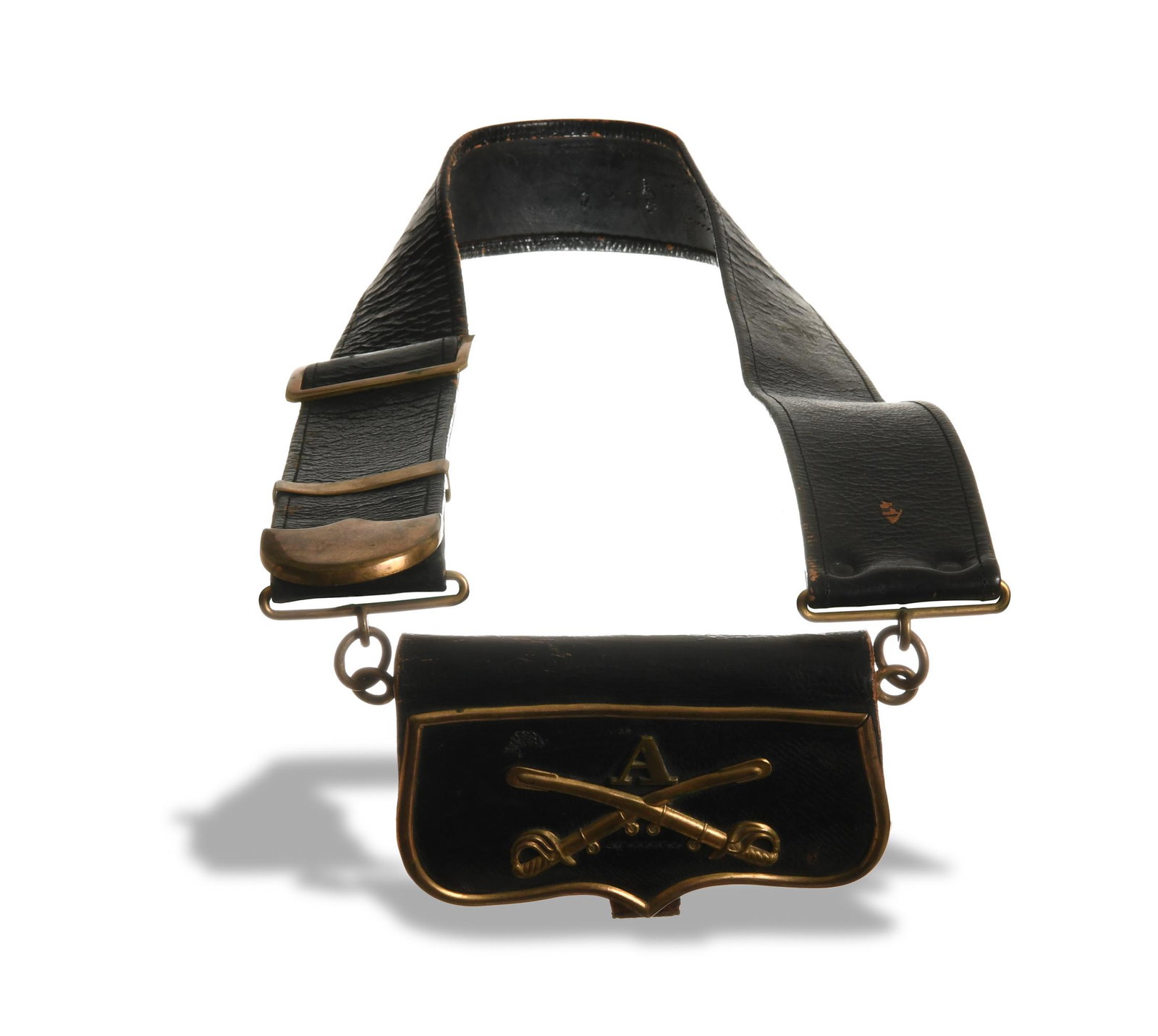 US Cavalry Dress Cartridge Box, Indian Wars Period: A US cavalry dress cartridge box dating from the Indian Wars. The pouch features the cavalry mark and the identifier for Company A. Dimensions: 40 inches long; 101.6 cm long. All measurements are appr