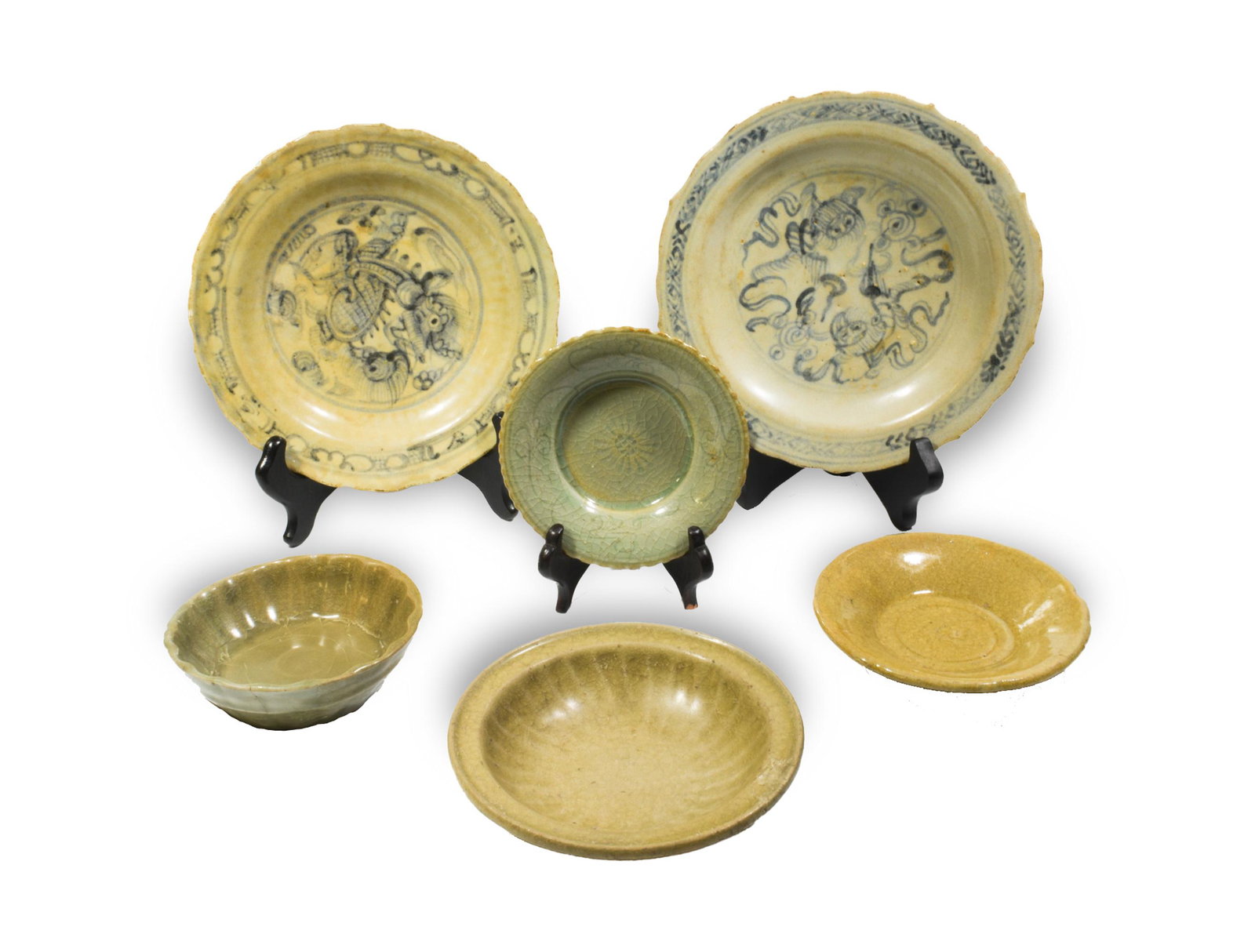 6 Chinese Plates and Bowls, Ming and Later: A group of 6 Chinese plates and bowls dating from the Ming dynasty and later. Includes 3 scalloped plates featuring dragons; a tan bowl; a small bowl featuring flowers; a small green bowl; and a small