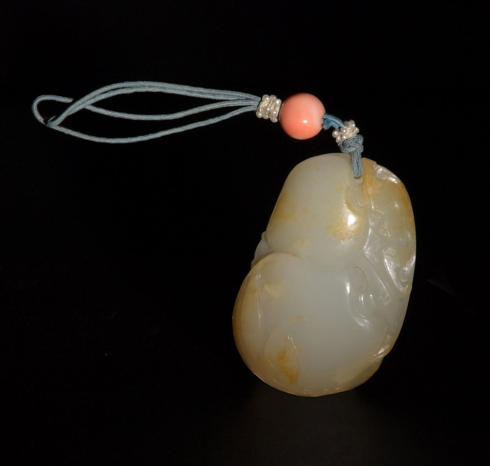 Chinese Hetian Jade Toggle with Bats, 18th Century (1 of 3)