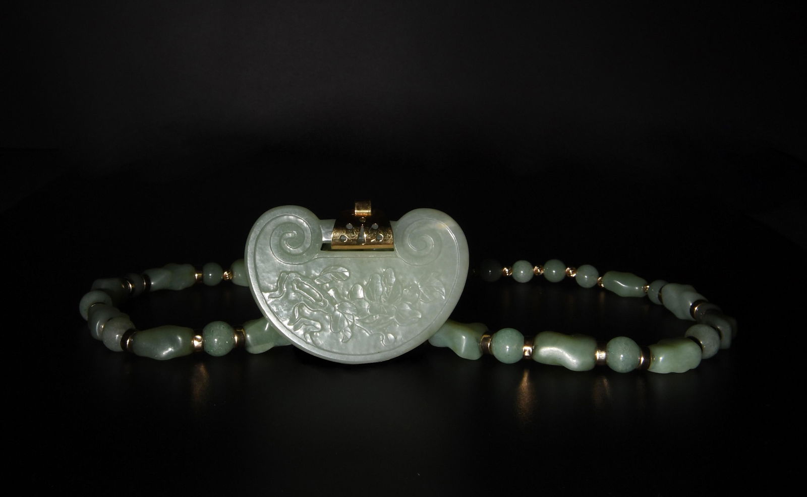 Chinese Jade Necklace with Lock Pendant, 19th Century (1 of 3)