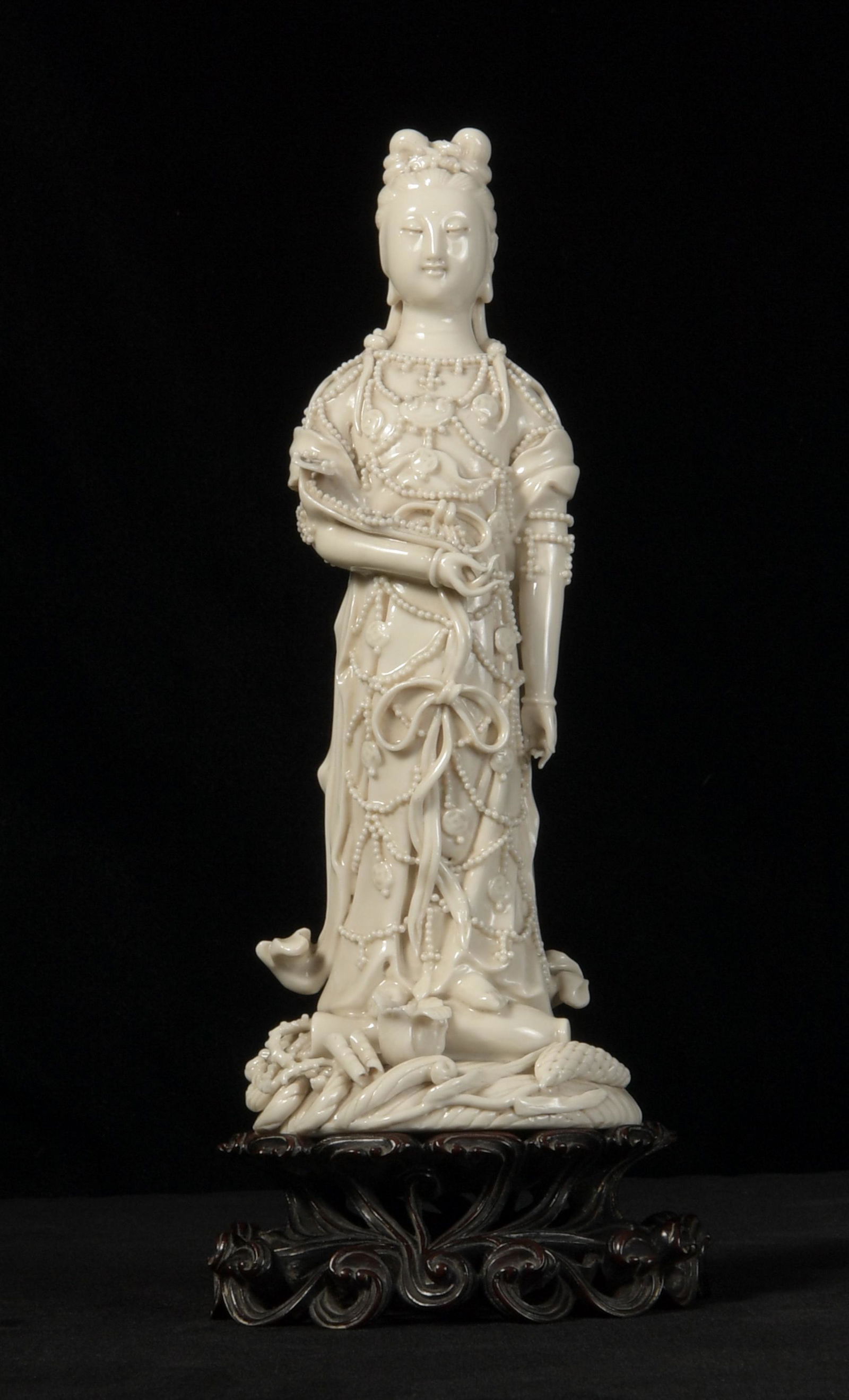 Chinese Blanc de Chine Guanyin Statue, 19th Century (1 of 10)