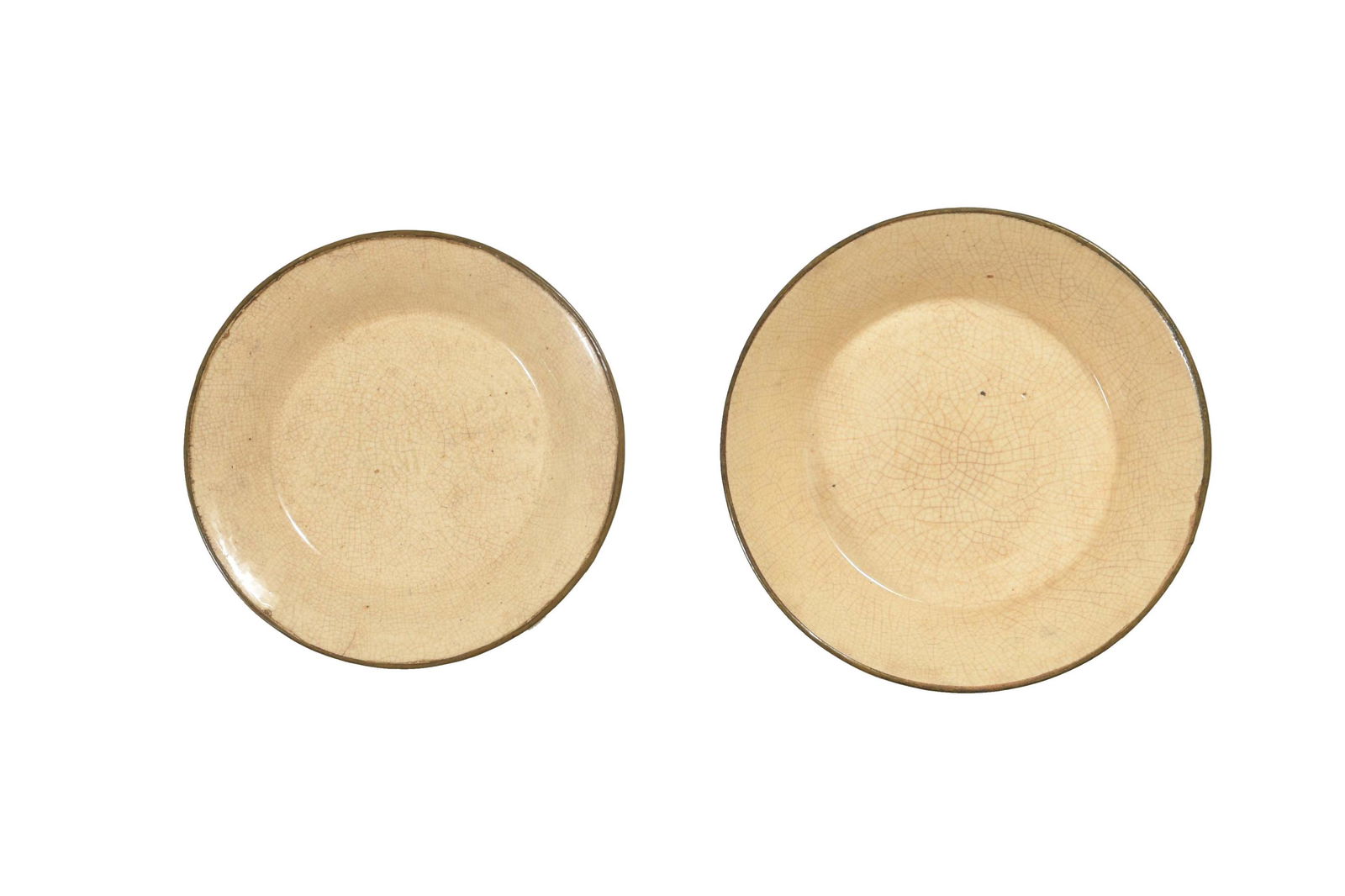 Pair of Chinese Ge Glazed Plates, Ming (1 of 8)