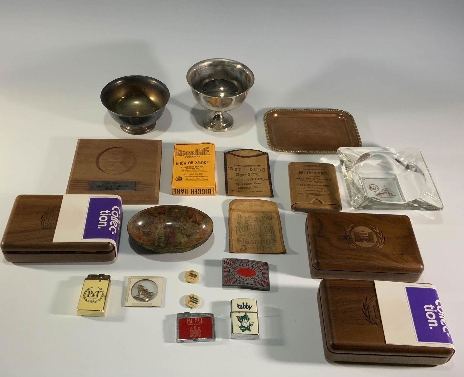 Lot of Assorted Tobacciana, early 20th Century to 80's (1 of 5)