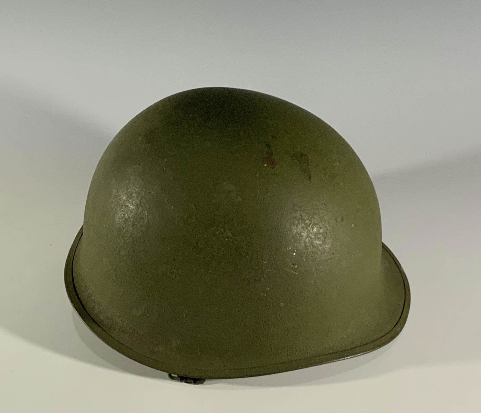 WWII US Army M1 Helmet with Capac Liner (1 of 3)
