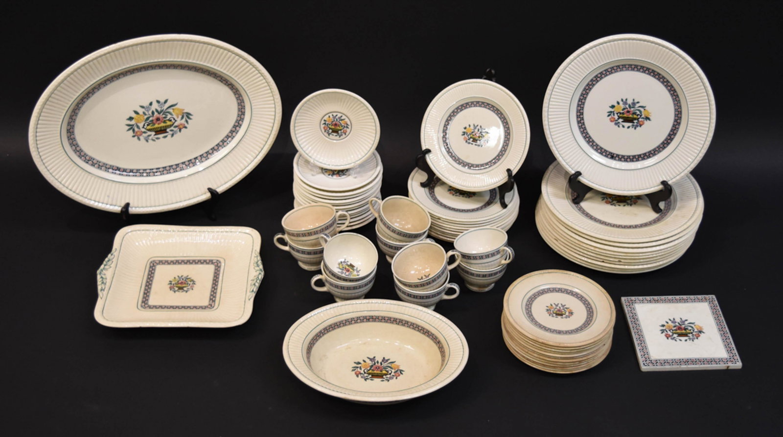 62 Piece Wedgwood Trentham Dinner Set (1 of 10)